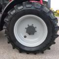 Massey Ferguson 5713