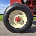 International 585 XL