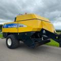 New Holland BB950A Baler