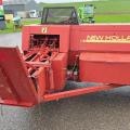 New Holland 570