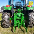 John Deere 5820