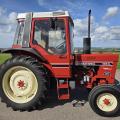 International 585 XL