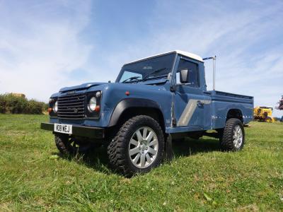 Land Rover Defender 110