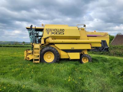 New Holland TX65