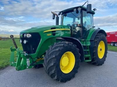 John Deere 7930