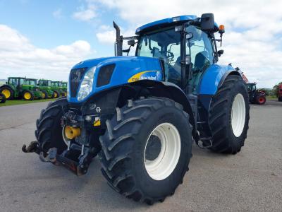 New Holland T7050