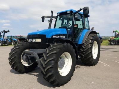 New Holland TM165