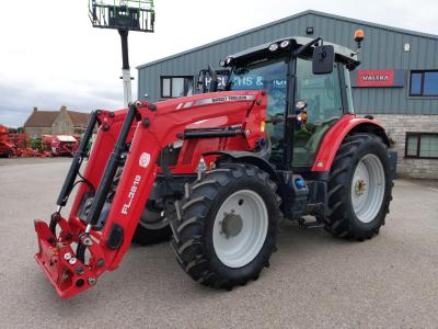 Massey Ferguson 5713