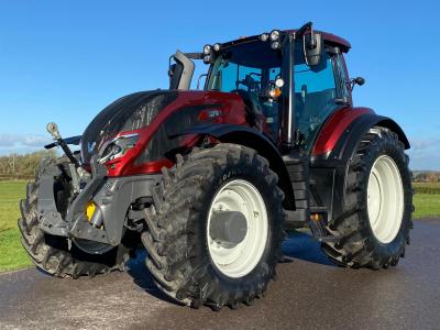 Valtra T215 V