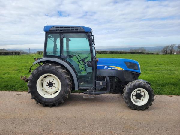 New Holland T4030N