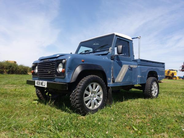 Land Rover Defender 110