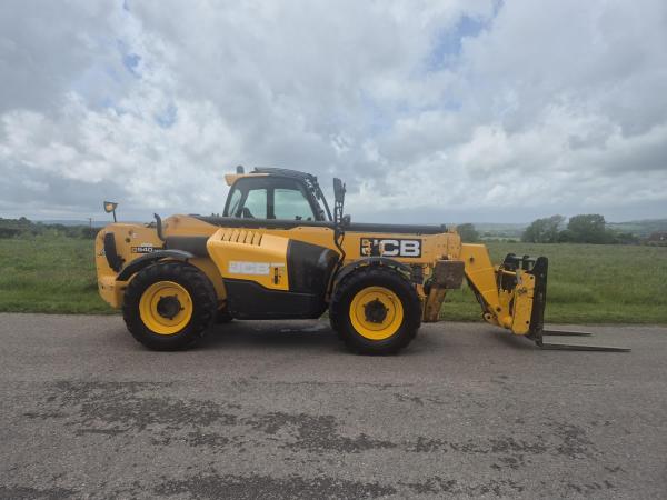 JCB 540-140 Hi Viz