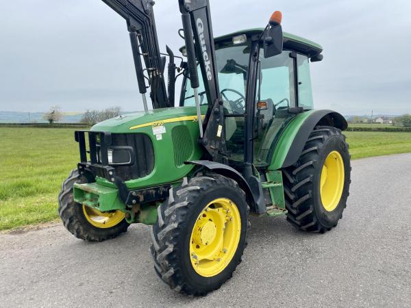 John Deere 5720