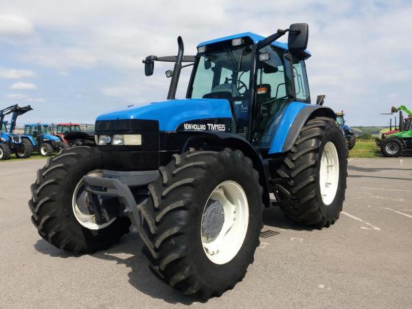 New Holland TM165